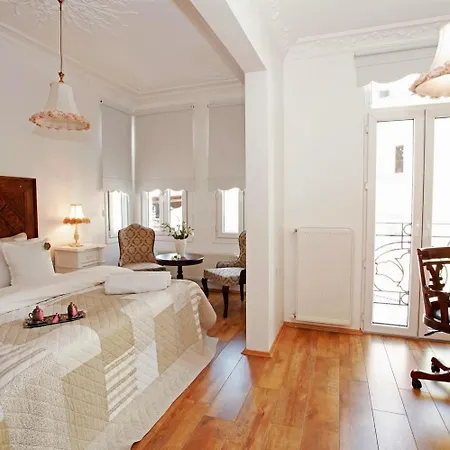 The White Swan Beyoglu Aparthotel