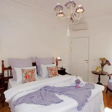 The White Swan Beyoglu 4*