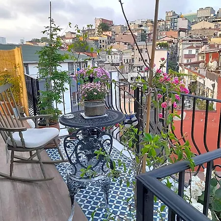 The White Swan Beyoglu Hotel apartamentowy Stambuł