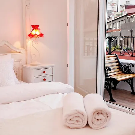 The White Swan Beyoglu Aparthotel