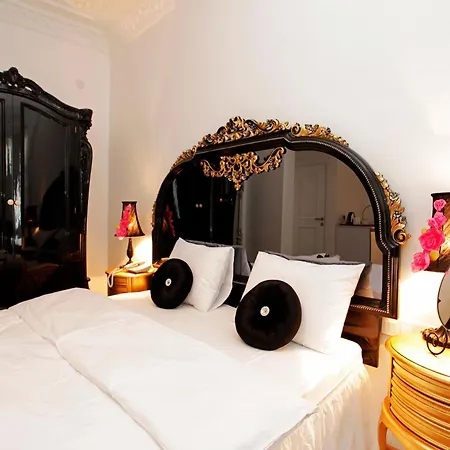 The White Swan Beyoglu