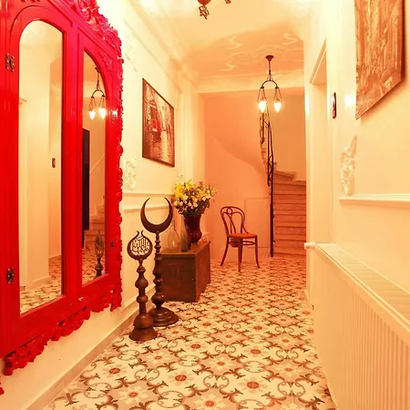 The White Swan Beyoglu 4*