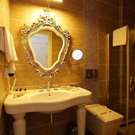 The White Swan Beyoglu 4*